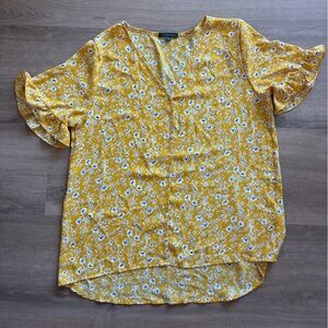 West Kei Floral Button Blouse with Ruffle Sleeve